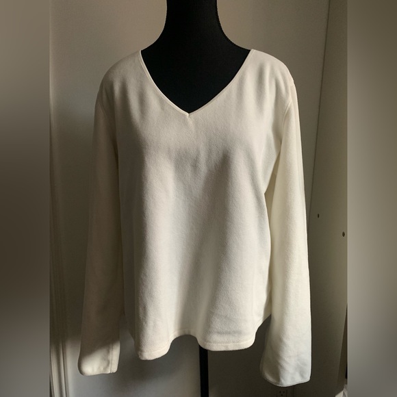 Atmosphere white long sleeves v-neck pullover - Picture 1 of 7